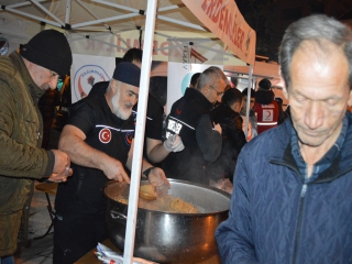DÜZCE MERKEZ CAMİİNDE KANDİL