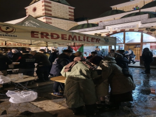 İKİ CİHAN KURTULUŞ BERATIMIZI İSTİYORUZ