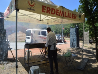 PİKNİKTE BULUŞTUK.